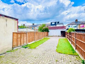 Staines Road, Ilford IG1, 4 bed terraced house to rent, £2,600 pcm | PrimeLocation