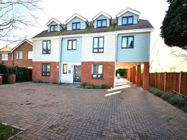 Staines Road West, Ashford TW15, 2 bed penthouse to rent, £1,650 pcm | PrimeLocation