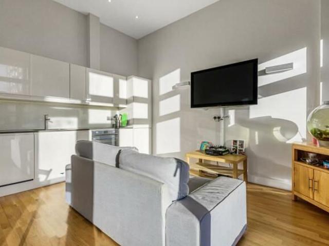 Staines Road West, Sunbury On Thames TW16, 1 bed flat to rent, £1,300 pcm | PrimeLocation