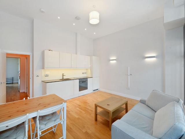 Staines Road West, Sunbury On Thames TW16, 1 bed flat to rent, £1,300 pcm | PrimeLocation