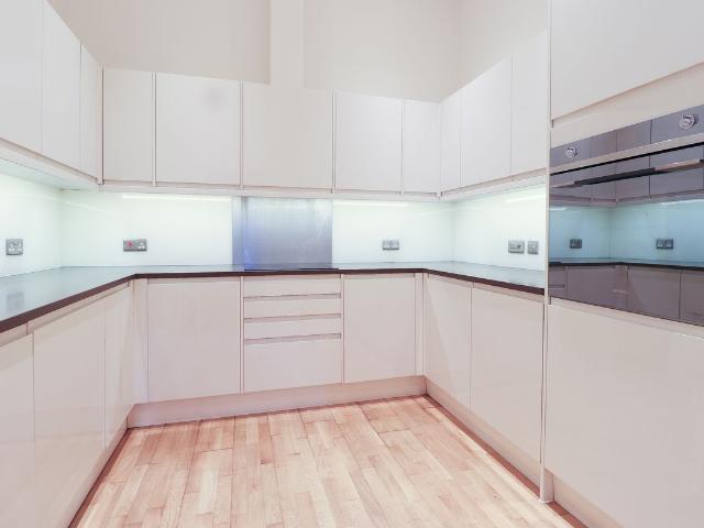 Staines Road West, Sunbury On Thames TW16, 1 bed flat to rent, £1,400 pcm | PrimeLocation