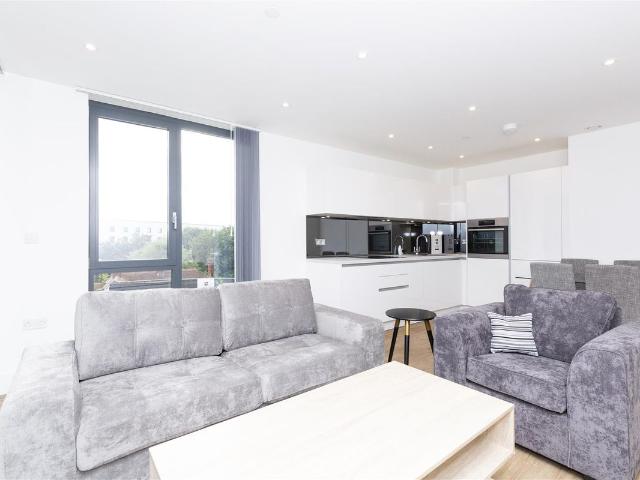 Staines Upon Thames, Kempton House TW18, 2 bed flat to rent, £1,900 pcm | PrimeLocation