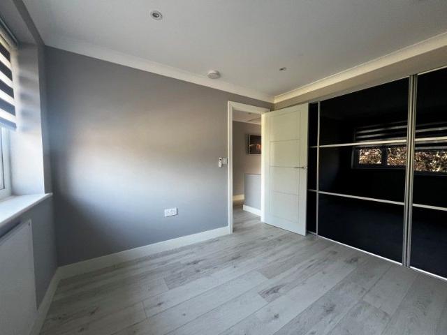Staines Upon Thames, Surrey TW18, 1 bed flat to rent, £1,350 pcm | PrimeLocation