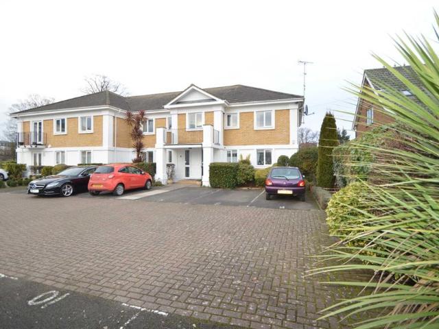 STAINES UPON THAMES 2 bed apartment to rent £1,550 pcm £358 pw