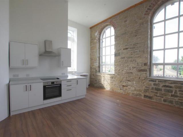 Stainland Road, Stainland 2 bed apartment to rent £1,150 pcm £265 pw