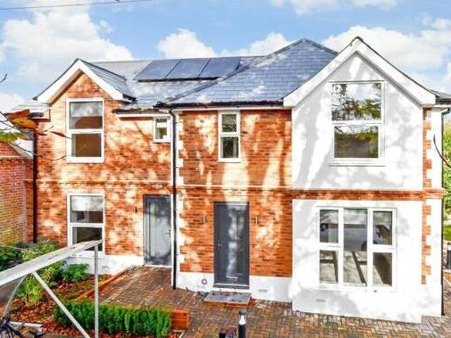 Stakes Hill Road, Waterlooville, 2 Bedroom Ground