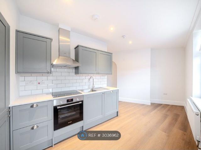 Stallard St, Trowbridge BA14, 1 bed flat to rent, £1,050 pcm | PrimeLocation