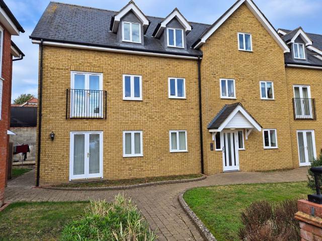Stamford Yard, Kneesworth Street, Royston SG8, 2 bed flat to rent, £1,150 pcm | PrimeLocation