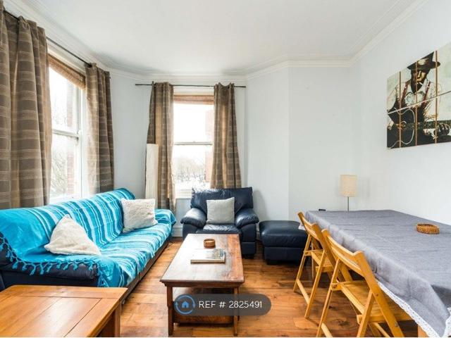Stamford Hill Mansions, London N16, 3 bed flat to rent, £3,250 pcm | PrimeLocation
