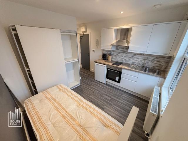 Stamford Hill, London N16, Studio to rent, £1,200 pcm | PrimeLocation