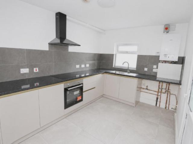 Stamford Road, London, London, E6 4 bed terraced house £2,665 pcm £615 pw