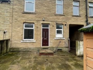 Stamford Street, Bradford BD4, 2 bed terraced house to rent, £650 pcm | PrimeLocation