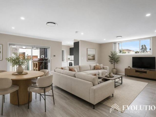 STAND ALONE MODERN TOWNHOUSE