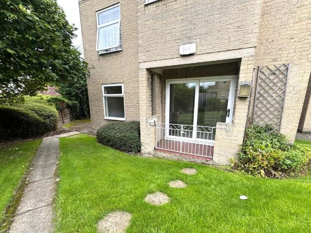 Stand Road, Chesterfield S41, 2 bed flat to rent, £725 pcm | PrimeLocation