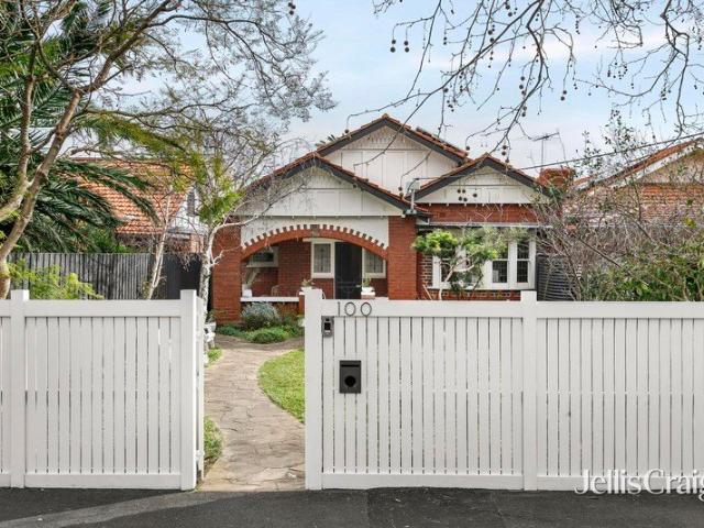 Standout family living in location to match
