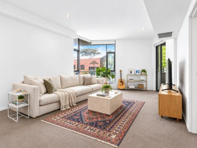 Standout One Bedroom Living in the Heart of St Peters
