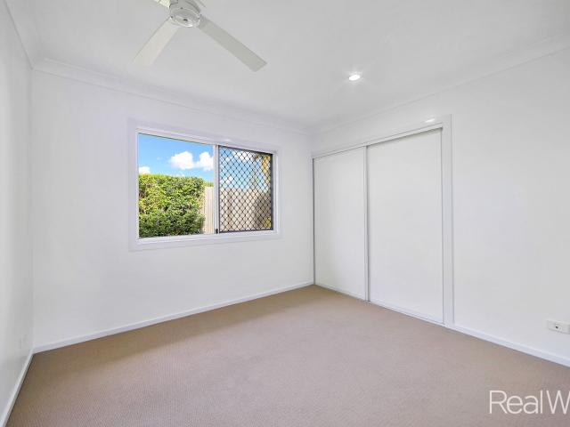 Standalone Unit Style Living In A Convenient Position, No Ongoing Body Corp. Fees Move In Ready!