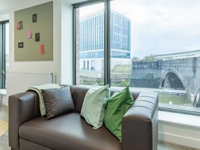 Standard Floor 9 10 Studio