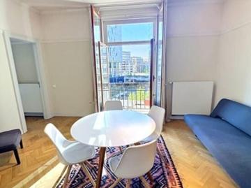 Standing 1B unfurnished apartment in Schuman EU
