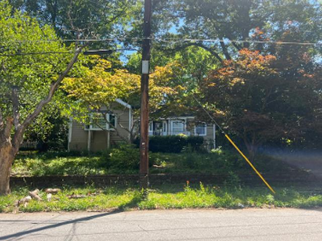 Standish Ave NW