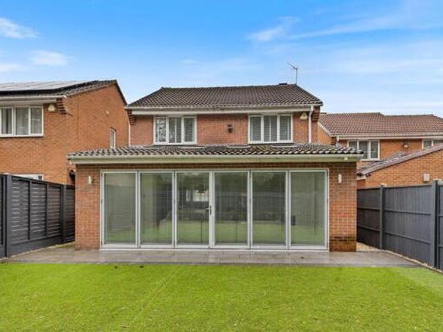 Standish Bank, Sheffield, 4 Bedroom Detached