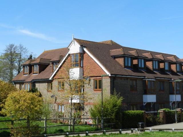 Stanford Court, Maidenbower 2 bed apartment to rent £1,400 pcm £323 pw