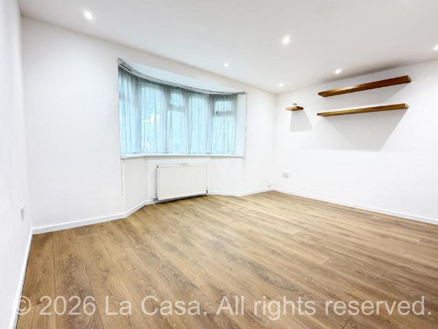 Stanford House, West Wickham, West. 1 bed flat to rent £1,350 pcm £312 pw