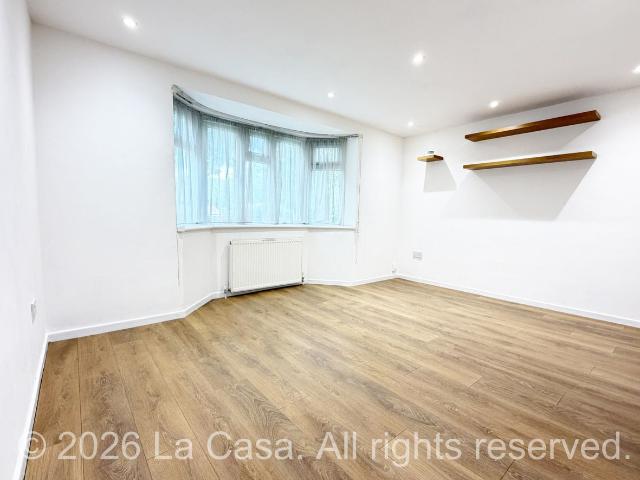 Stanford House, West Wickham, West Wickham, Kent BR4, 1 bed flat to rent, £1,400 pcm | PrimeLocation