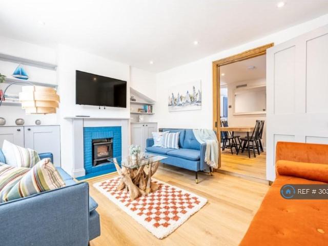 Stanford Road, Lymington, SO41 3 bed terraced house to rent £1,350 pcm £312 pw