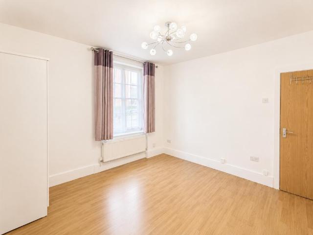 Stanfield, Frampton Street, London NW8 3 bed flat to rent £3,600 pcm £831 pw