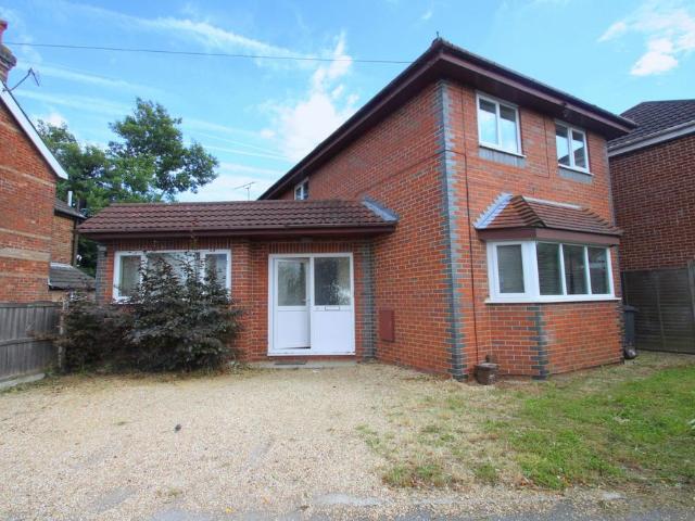 Stanfield Road, Bournemouth BH9 5 bed property to rent £2,750 pcm £635 pw