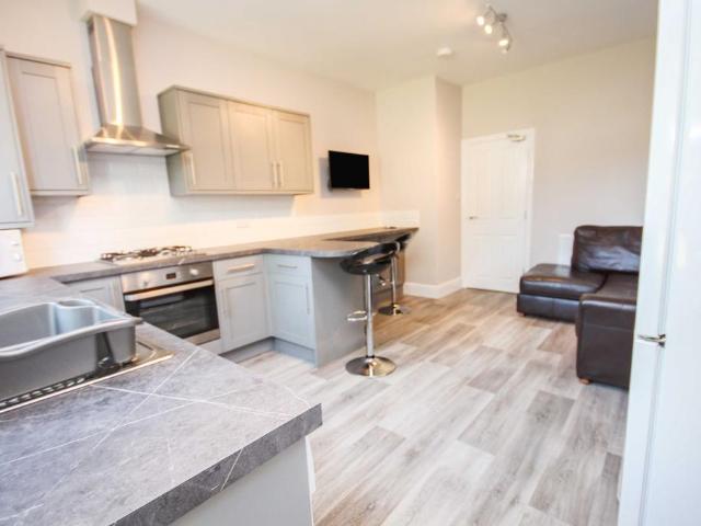 Stanfield Road, Bournemouth BH9 6 bed detached house to rent £3,750 pcm £865 pw