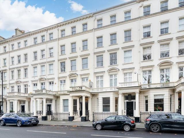 Stanhope Gardens, London SW7 3 bed flat to rent £7,000 pcm £1,615 pw