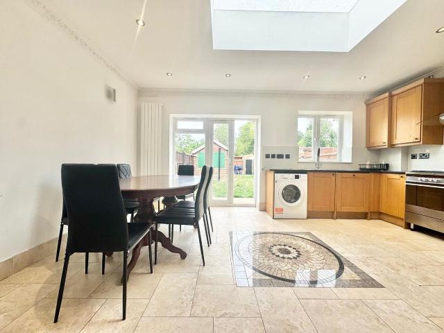Stanhope Grove, Beckenham BR3, 6 bed terraced house to rent, £4,000 pcm | PrimeLocation