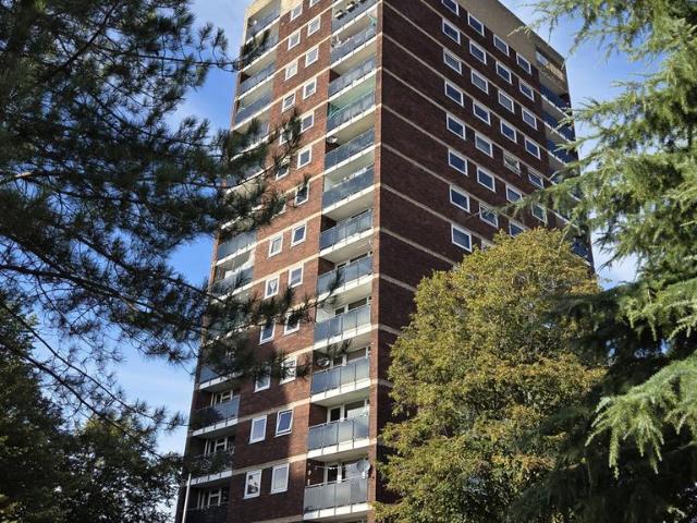 Stanhope House, Lichfield Street. 2 bed flat to rent £825 pcm £190 pw