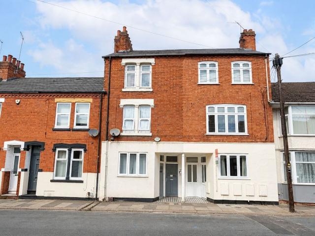Stanhope Road, Northampton NN2, 1 bed flat to rent, £800 pcm | PrimeLocation