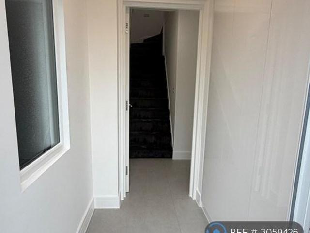 Stanhope Road, Slough, SL1 4 bed terraced house to rent £3,500 pcm £808 pw
