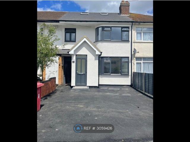 Stanhope Road, Slough SL1, 4 bed terraced house to rent, £3,500 pcm | PrimeLocation