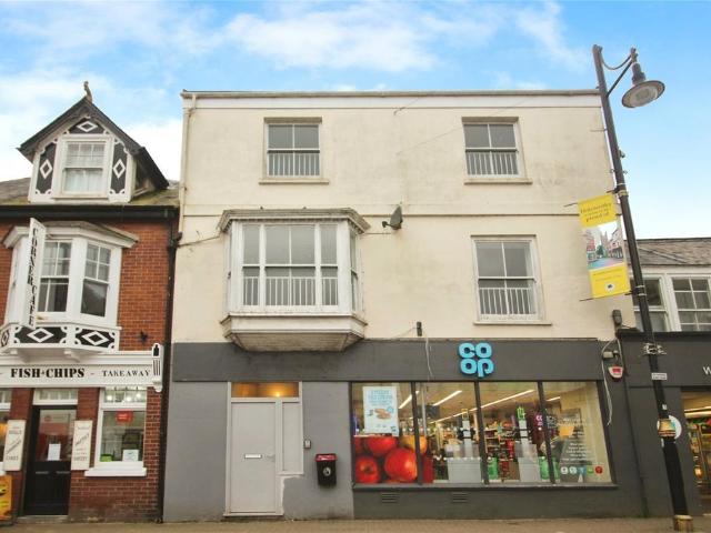 Stanhope Square, Holsworthy, Devon 3 bed flat to rent £800 pcm £185 pw