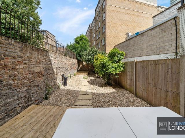 Stanhope Street, Regent's Park NW1, 3 bed flat to rent, £4,199 pcm | PrimeLocation