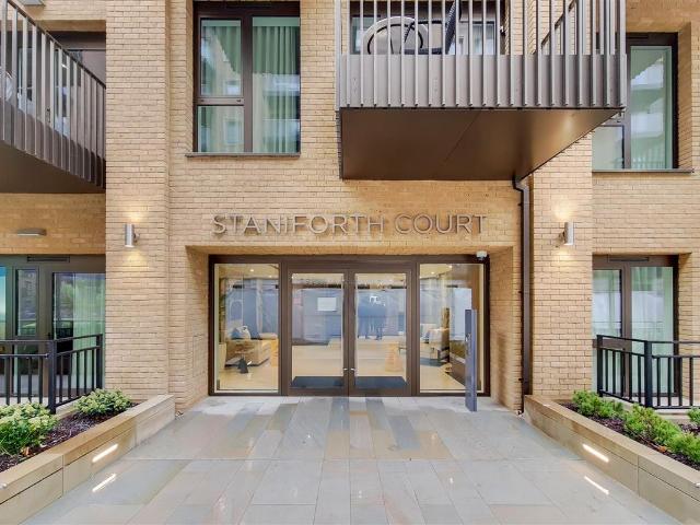 Staniforth Court, Fulham Reach, London W6, 2 bed flat to rent, £3,813 pcm | PrimeLocation