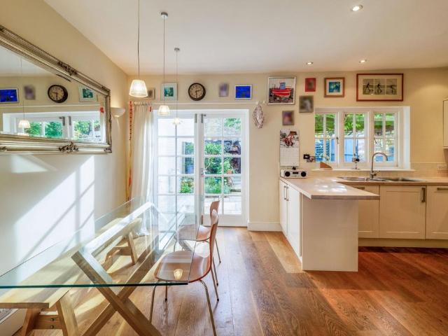 Stanlake Road, London W12 3 bed terraced house to rent £4,000 pcm £923 pw