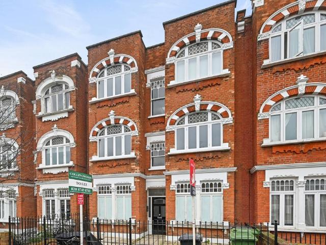Stanlake Road, London W12 4 bed flat to rent £3,750 pcm £865 pw