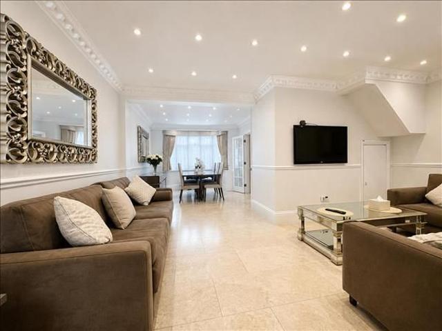 Stanley Avenue, Greenford