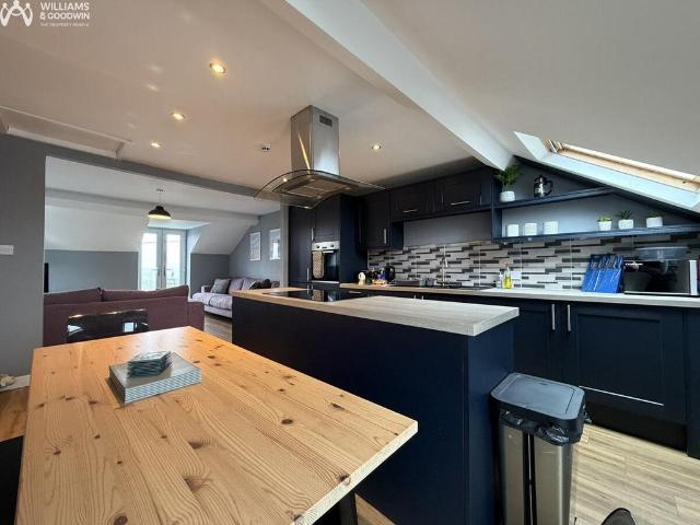 Stanley House, Station Road. 4 bed end of terrace house to rent £1,350 pcm £312 pw