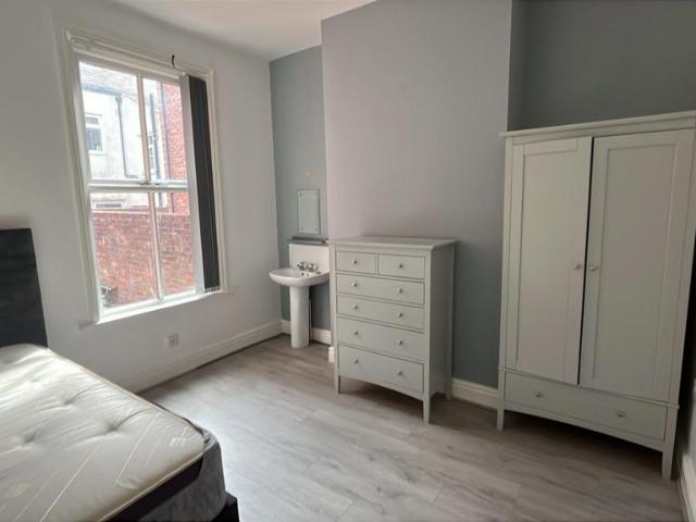 Stanley Place, Preston PR1 1 bed terraced house to rent £480 pcm £111 pw