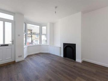 Stanley Road, Cowes, PO31