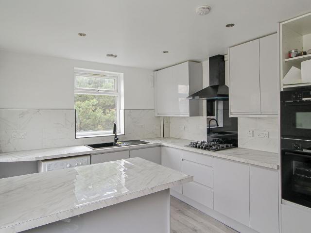 Stanley Road, Chingford E4, 1 bed flat to rent, £1,500 pcm | PrimeLocation