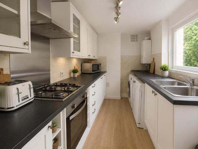 Stanley Road, Brighton 6 bed terraced house to rent £4,160 pcm £960 pw