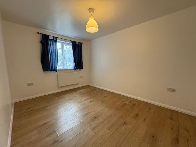 Stanley Road, Grays RM17, 2 bed flat to rent, £1,300 pcm | PrimeLocation